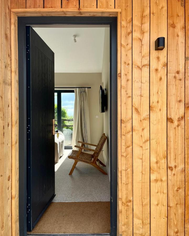 The Weeping Willow Bury St. Edmunds Exterior foto